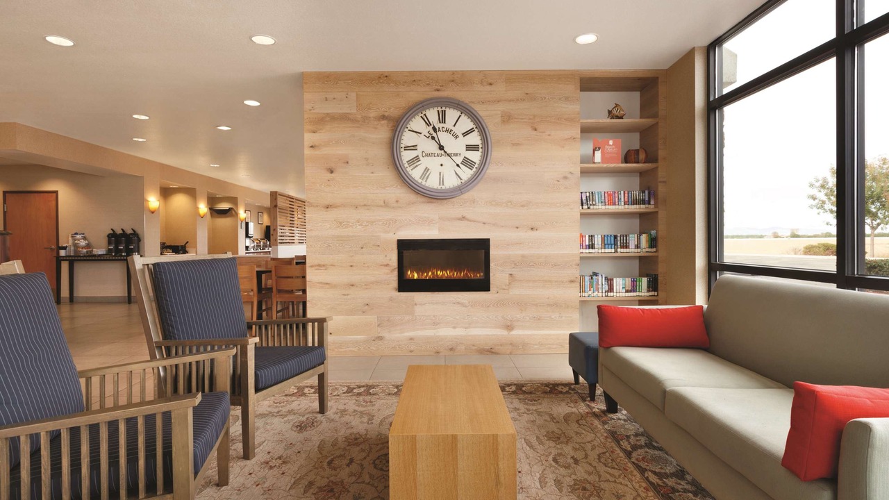 Photo of Livingroom in Dixon