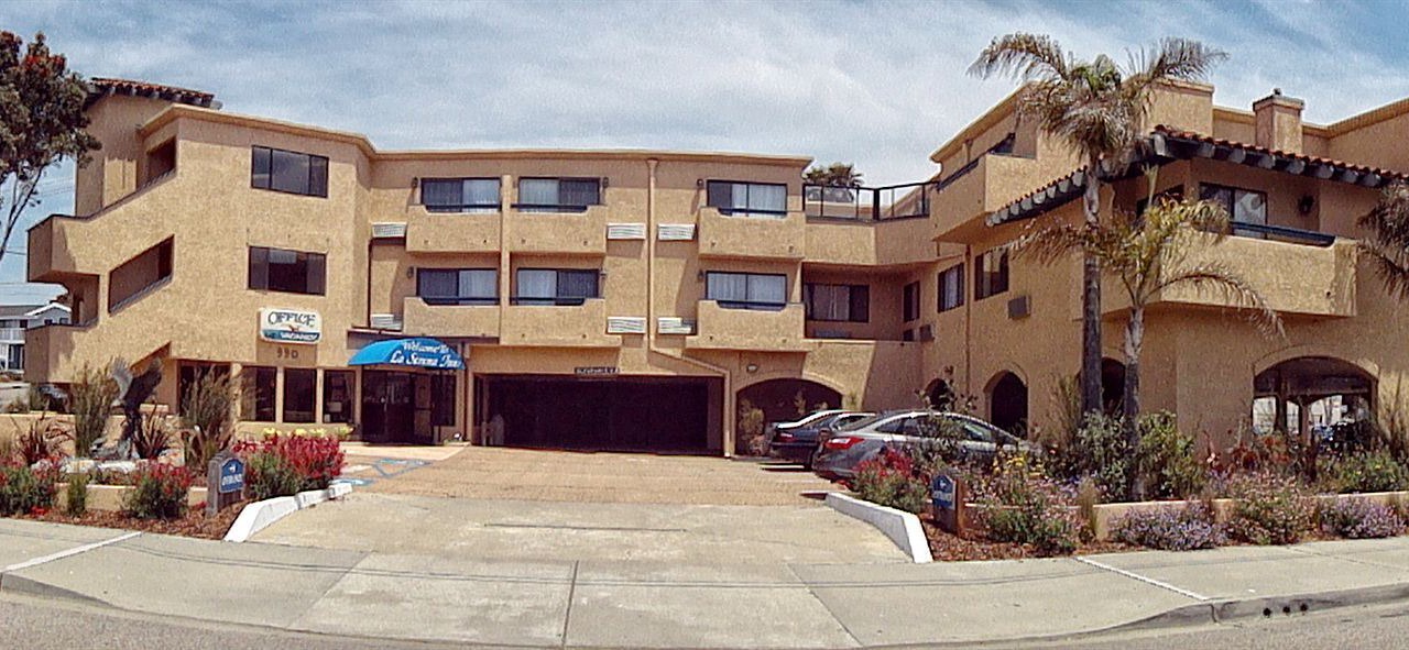 Photo of Buildings in Morro Bay