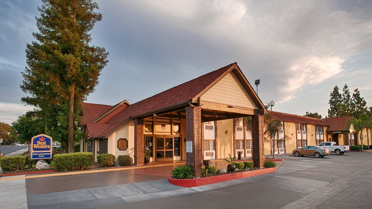 Photo of Buildings in Tulare