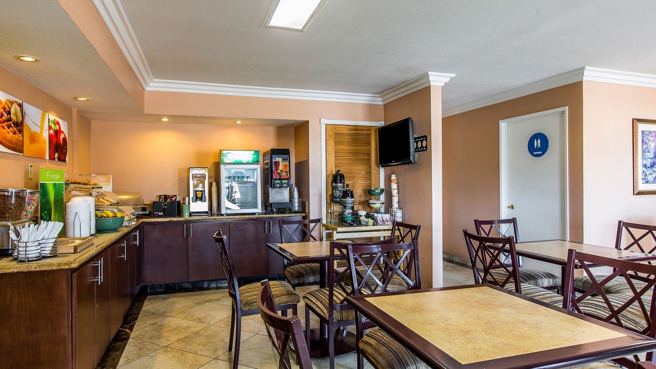 Photo of Livingroom in Lake Elsinore