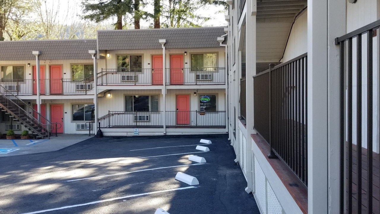 Photo of Buildings in Redway