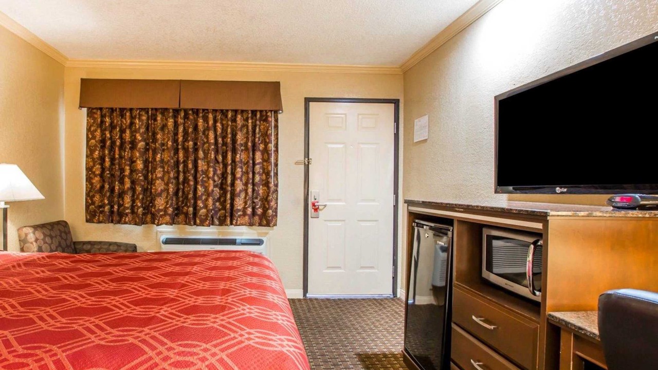 Photo of Bedroom in Lemon Grove