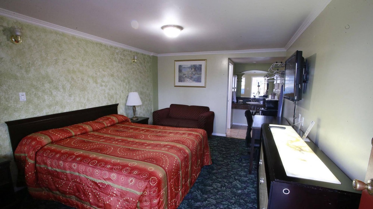 Photo of Bedroom in Orange