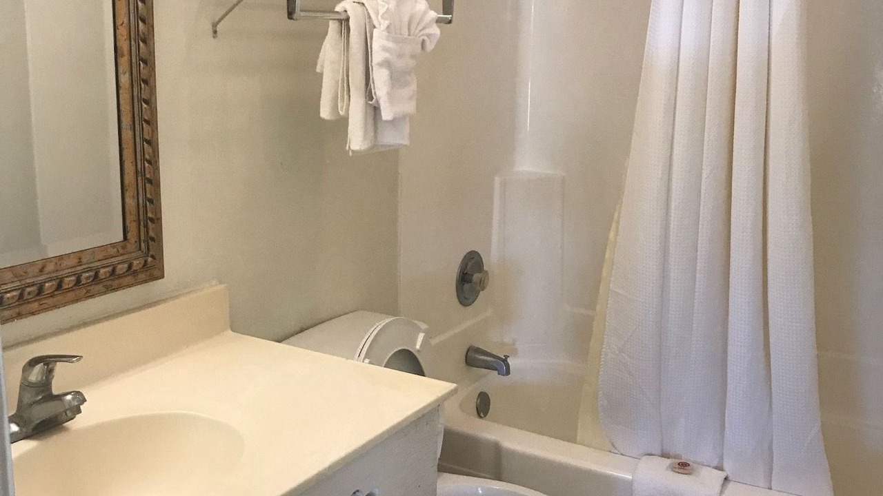 Photo of Bathroom in Blythe