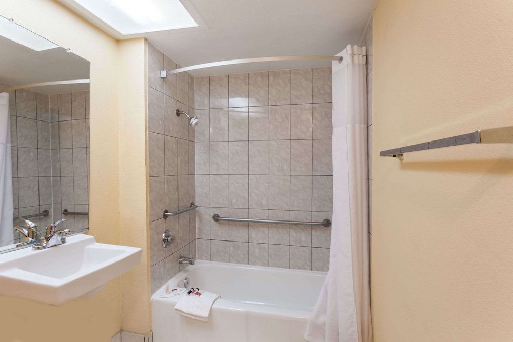 Photo of Bathroom in Norco