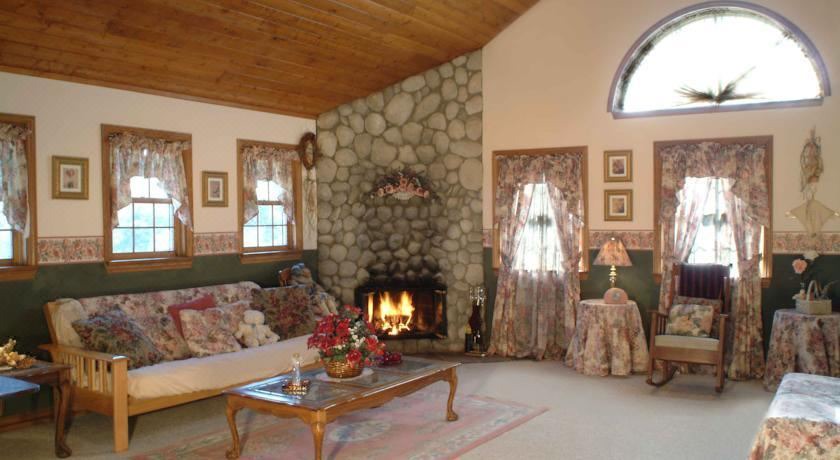 Photo of Livingroom in Julian