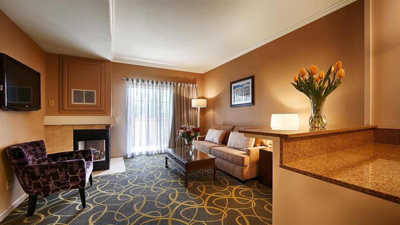 Photo of Livingroom in Dixon