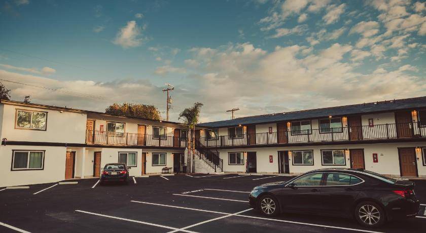 Photo of Buildings in Morro Bay