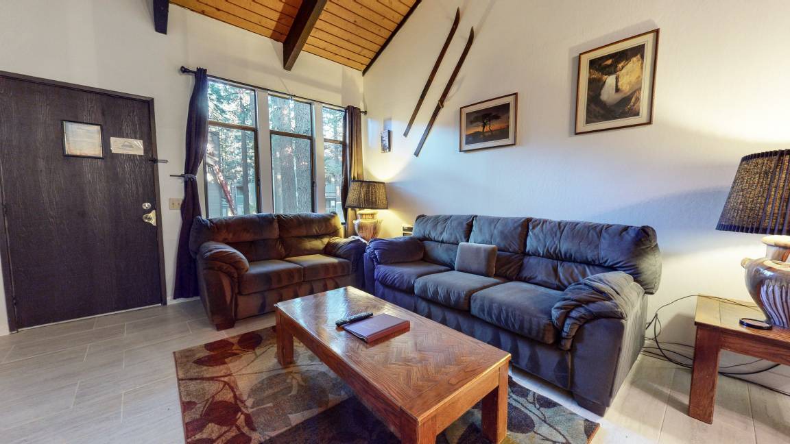 Photo of Livingroom in Mammoth Lakes