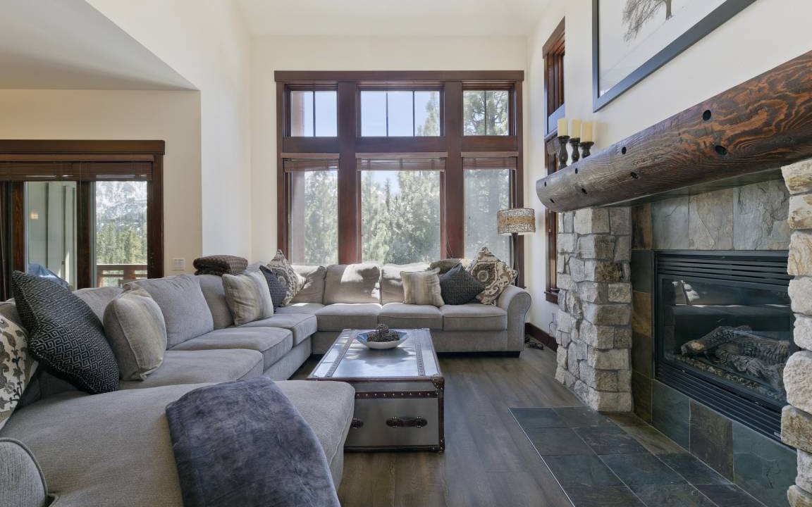 Photo of Livingroom in Mammoth Lakes