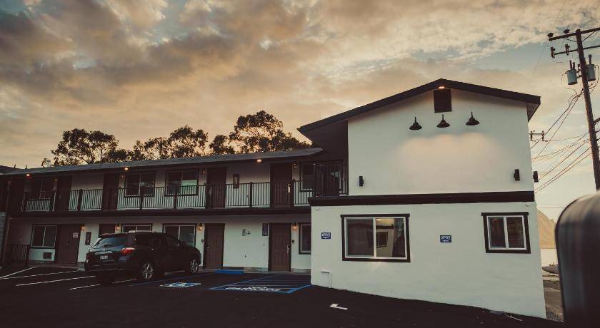 Photo of Buildings in Morro Bay