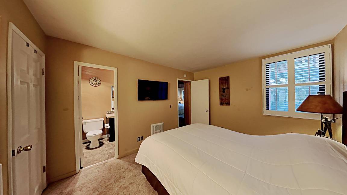 Photo of Bedroom in Mammoth Lakes