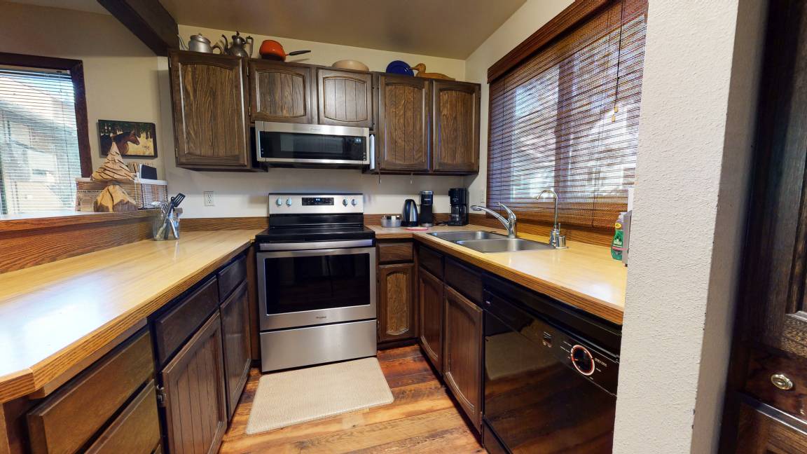 Photo of Kitchen in Mammoth Lakes