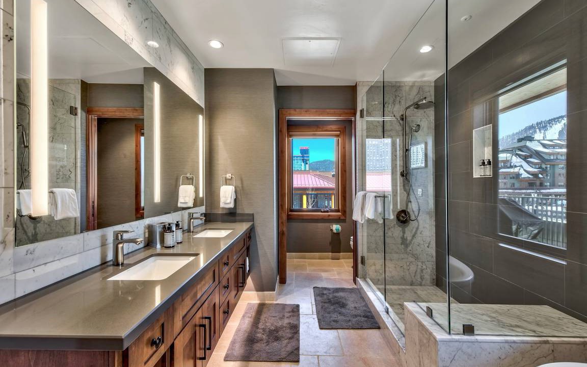 Photo of Bathroom in Lakeside Park