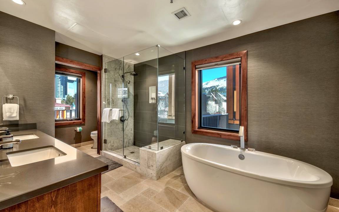 Photo of Bathroom in Lakeside Park