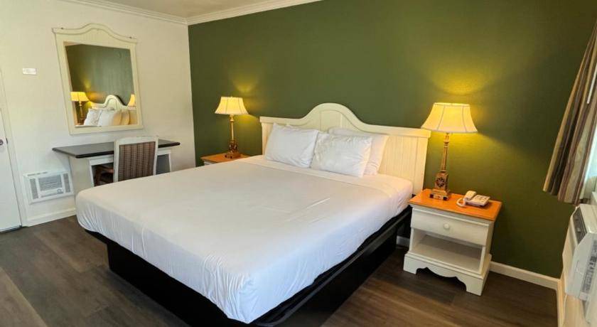 Photo of Bedroom in Grover Beach