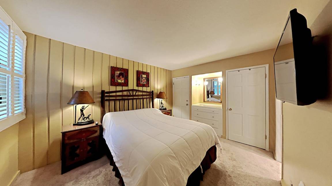 Photo of Bedroom in Mammoth Lakes