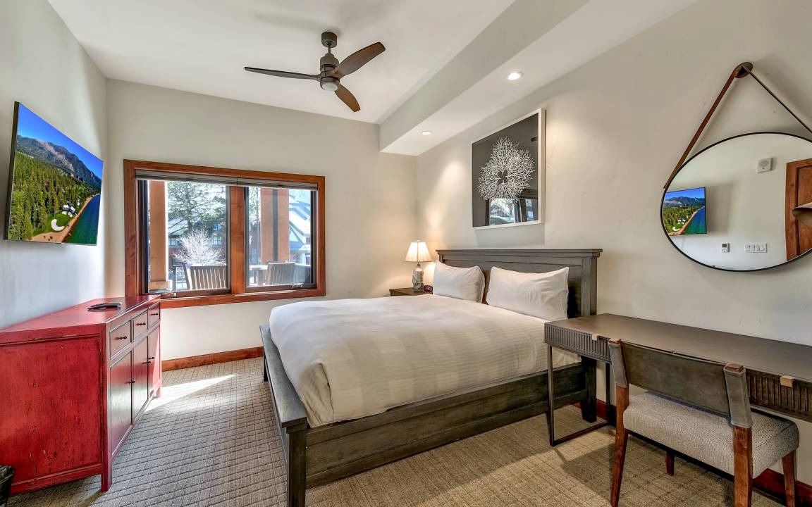 Photo of Bedroom in Lakeside Park
