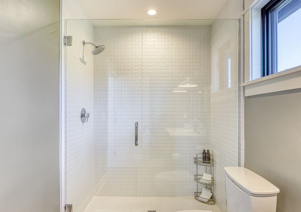 Photo of Bathroom in Powell Butte