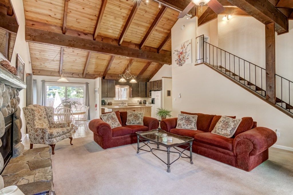 Photo of Livingroom in Highland Woods