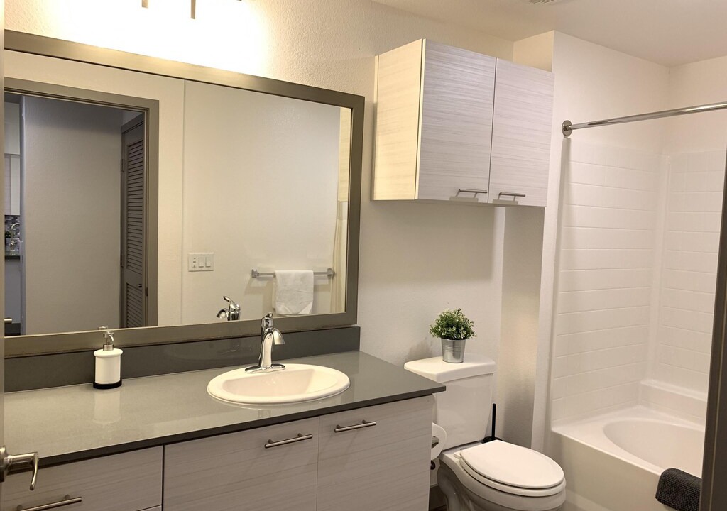 Photo of Bathroom in Platinum Triangle