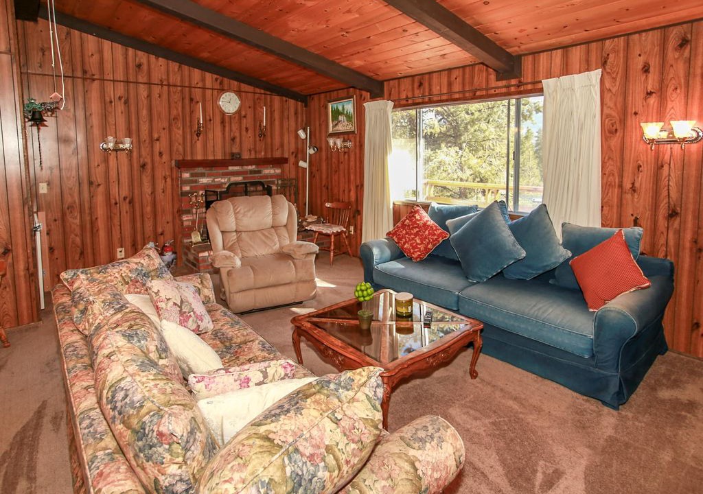Photo of Livingroom in Whispering Forest