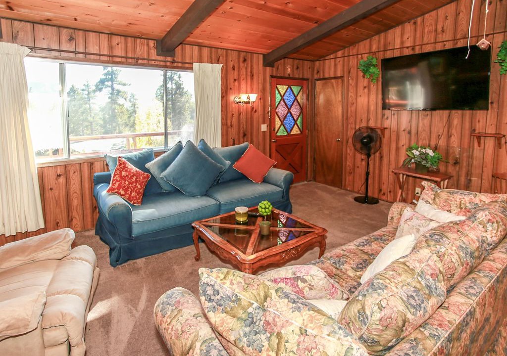 Photo of Livingroom in Whispering Forest