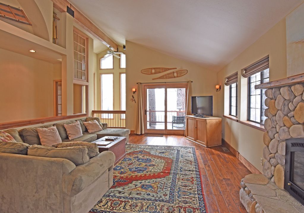 Photo of Livingroom in Brockway