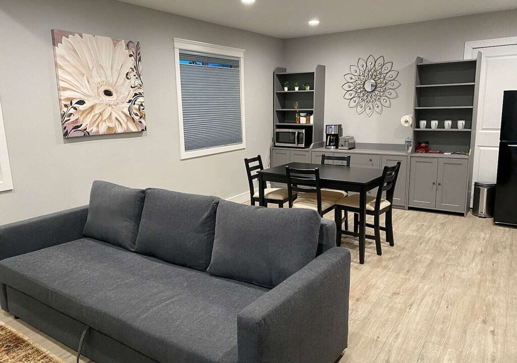 Photo of Livingroom in Northside