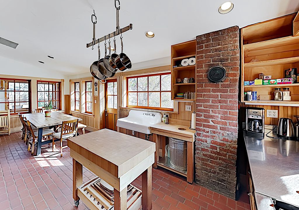 Photo of Livingroom in Downtown