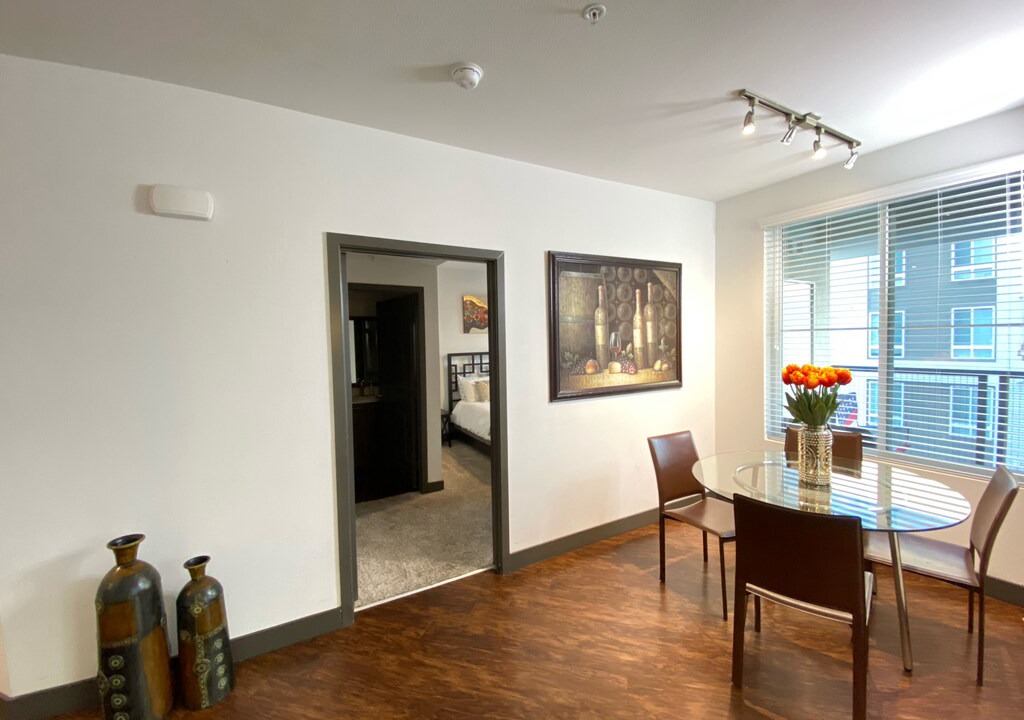 Photo of Livingroom in Platinum Triangle