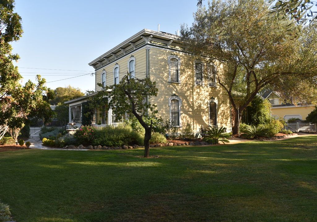 Photo of Buildings in Livermore