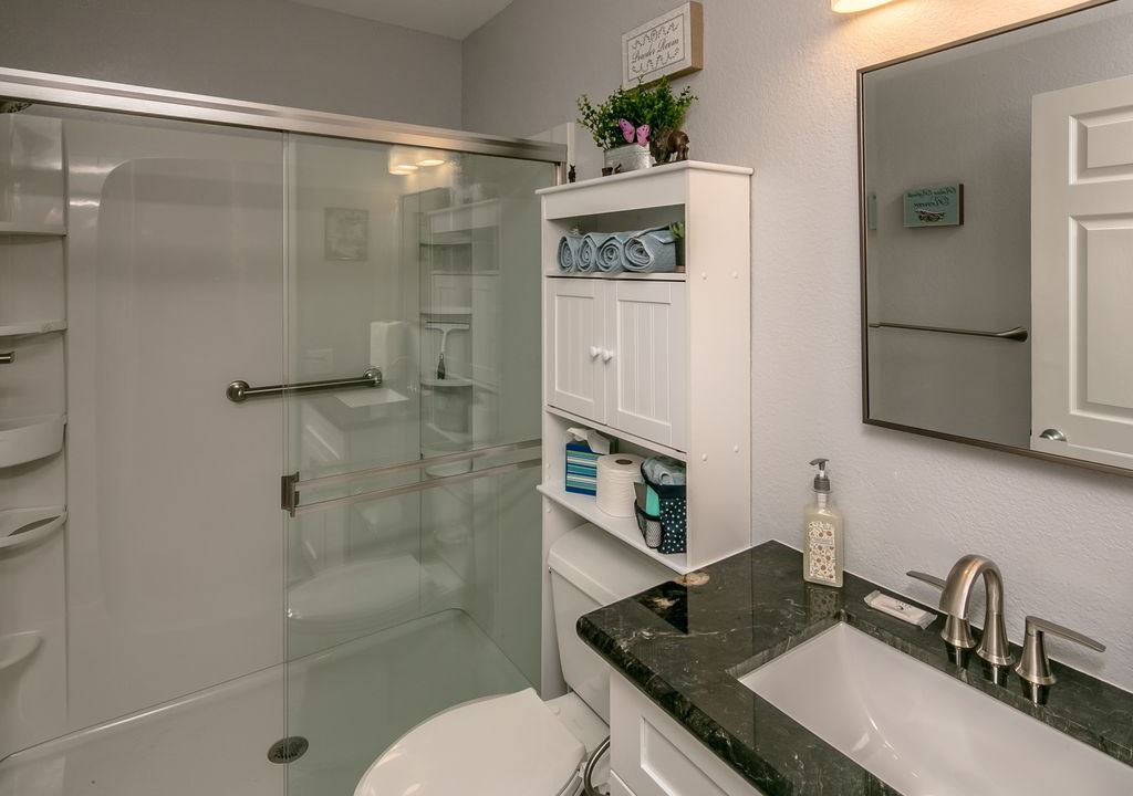 Photo of Bathroom in Sunridge Estates