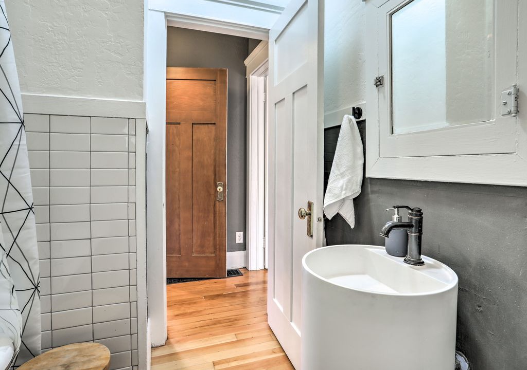 Photo of Bathroom in Roosevelt