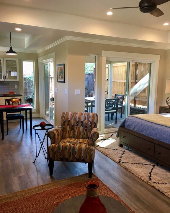 Photo of Livingroom in Historic Railroad District