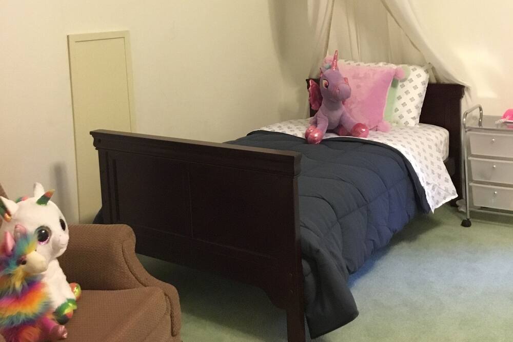 Photo of Bedroom in Alta Sierra