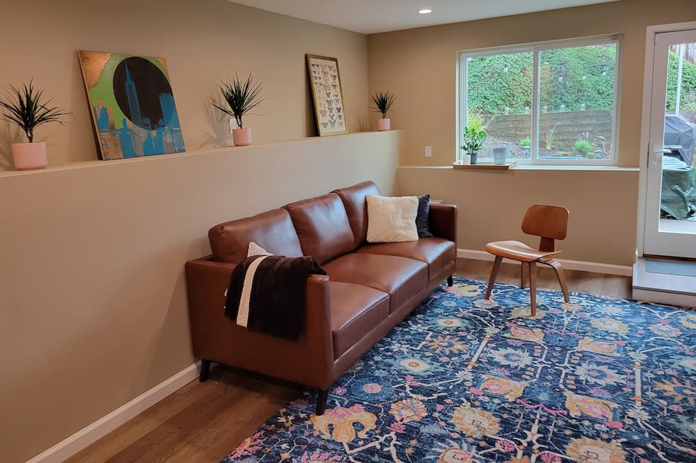 Photo of Livingroom in Clarendon Heights