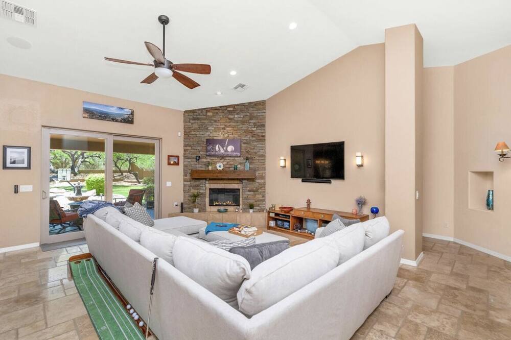 Photo of Livingroom in Tatum Ranch