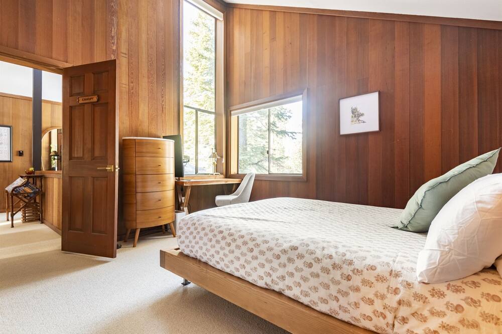 Photo of Bedroom in Alpine Meadows