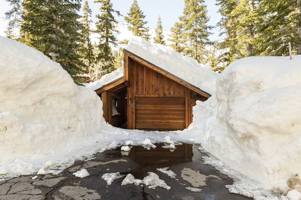 Photo of Outdoor in Alpine Meadows