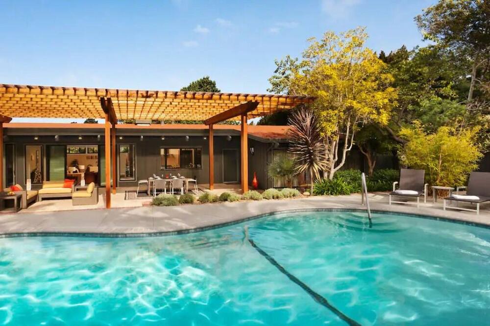 Photo of Outdoor in Downtown Monterey