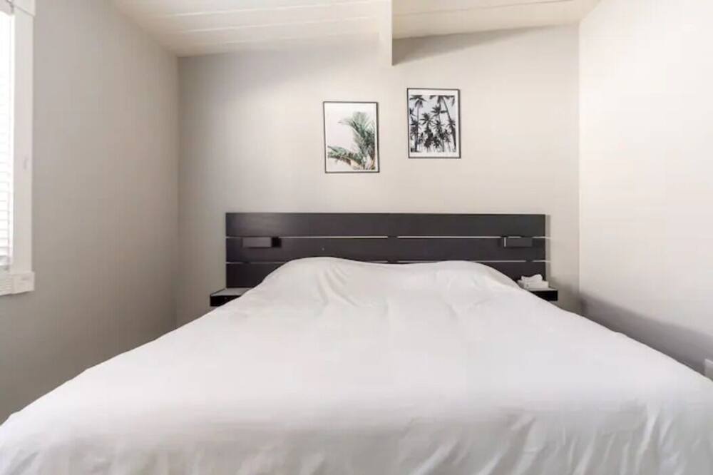 Photo of Bedroom in East San Mateo