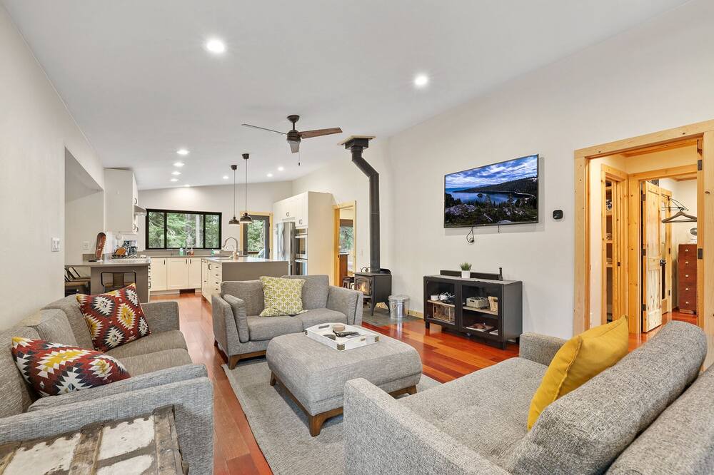 Photo of Bedroom in Mountain View Estates