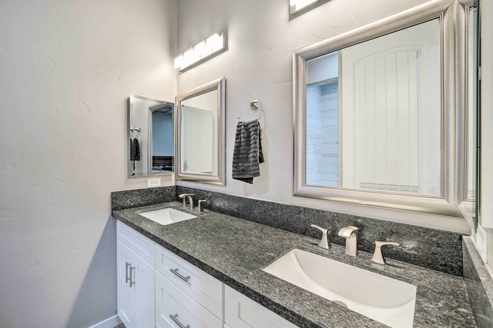 Photo of Bathroom in Bullhead City