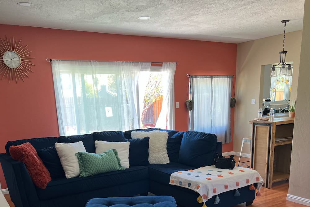 Photo of Livingroom in Antioch