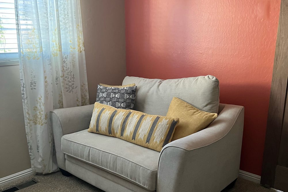 Photo of Bedroom in Antioch