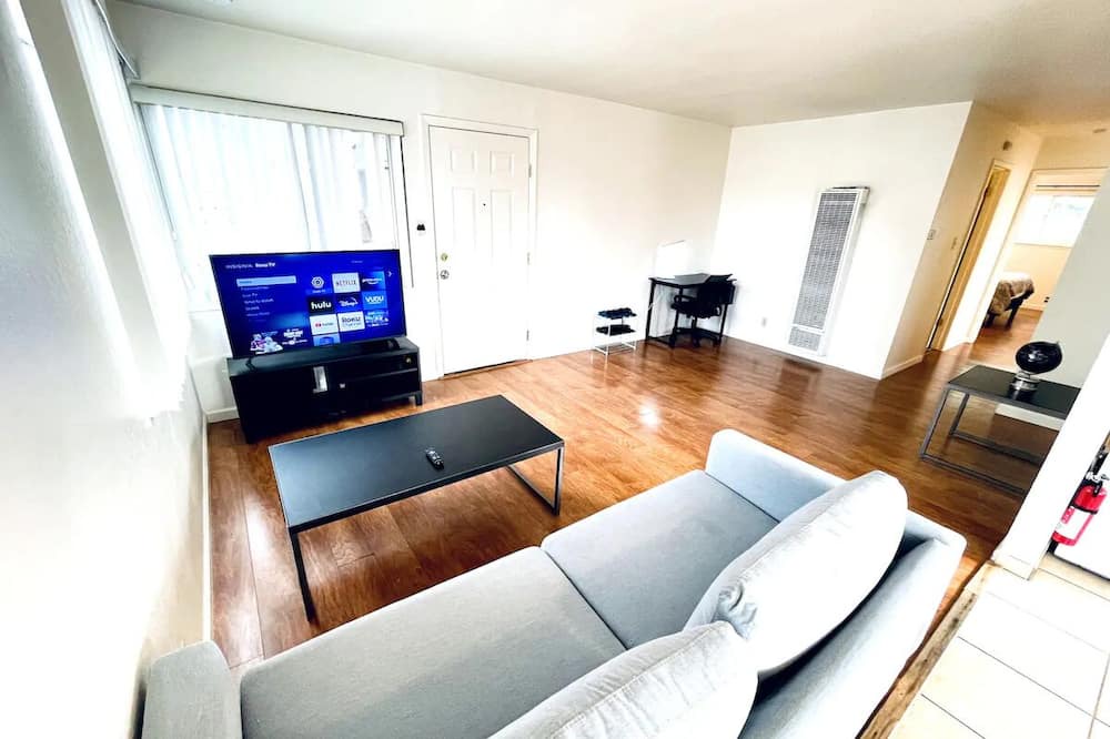 Photo of Livingroom in Hayward