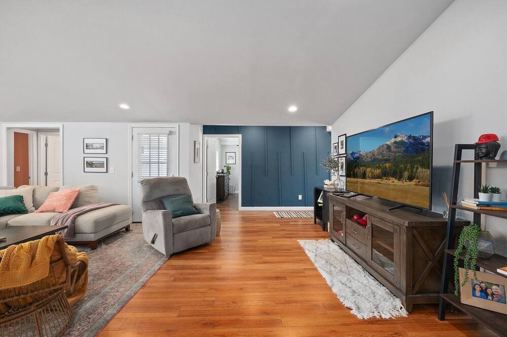 Photo of Livingroom in Northwest Anaheim