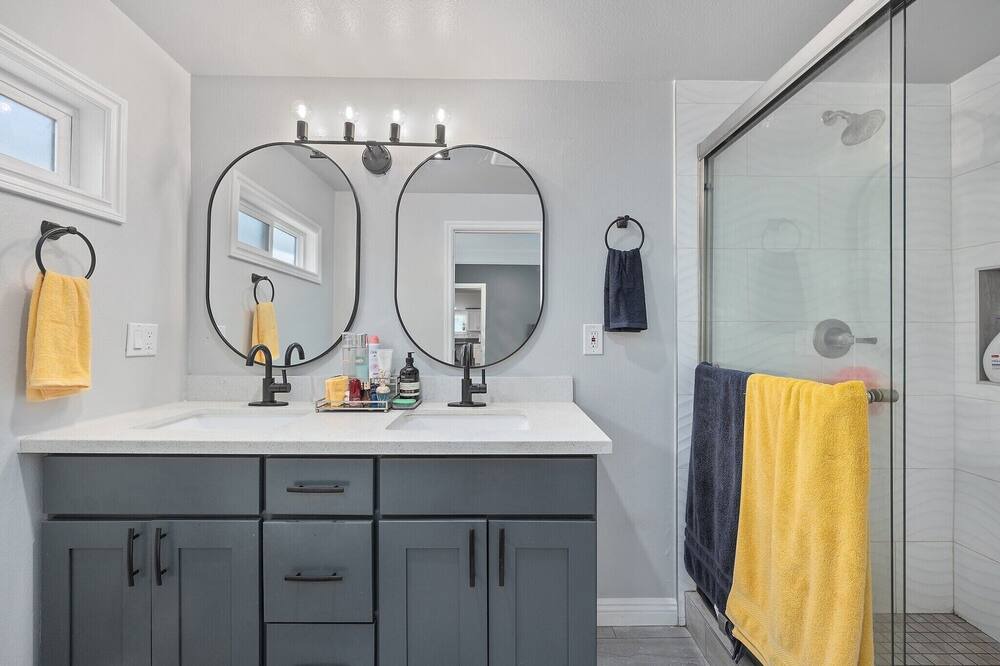 Photo of Bathroom in Northwest Anaheim