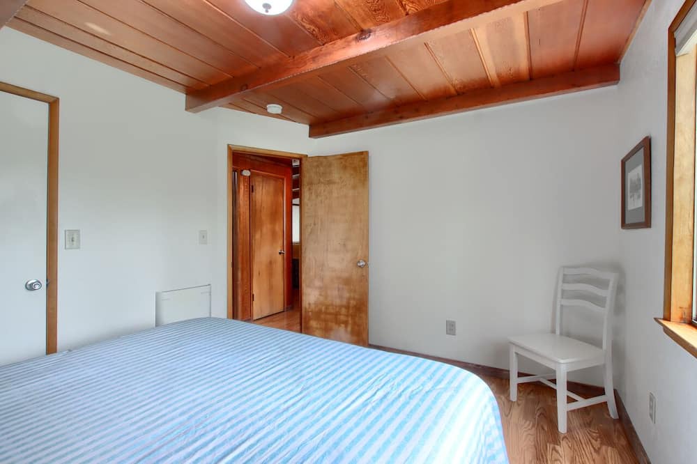 Photo of Bedroom in Oakhurst